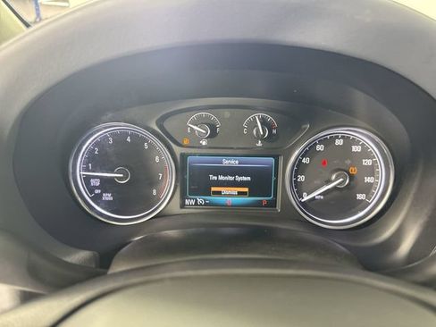 Used 2018 Buick Enclave Essence AWD/4WD image 17