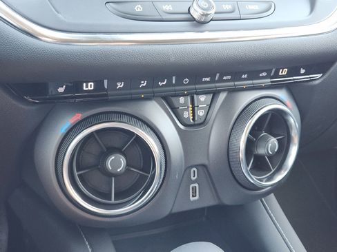 New 2026 Chevrolet Blazer LT w/ Midnight/Sport Edition FWD image 17