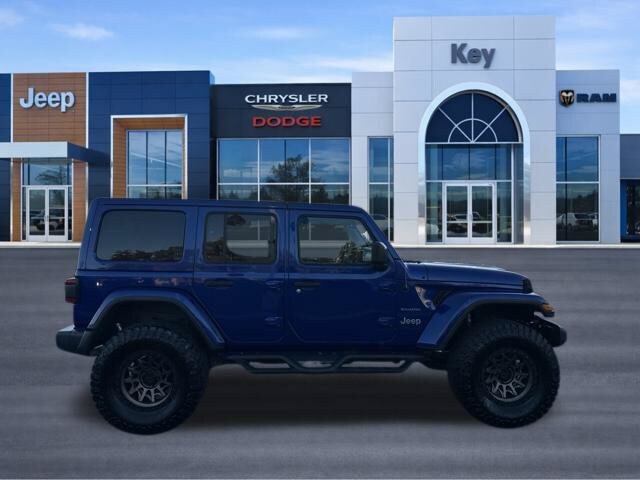 Used 2018 Jeep Wrangler Unlimited Sahara w/ Dual Top Group AWD/4WD image 7