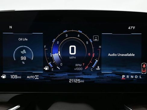 Used 2025 Chevrolet Suburban Premier AWD/4WD image 9