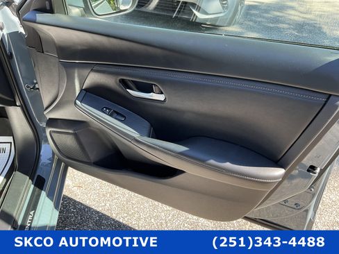 Used 2024 Nissan Sentra SV FWD image 12
