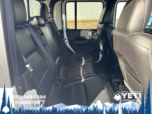 Used 2020 Jeep Gladiator Overland image 14