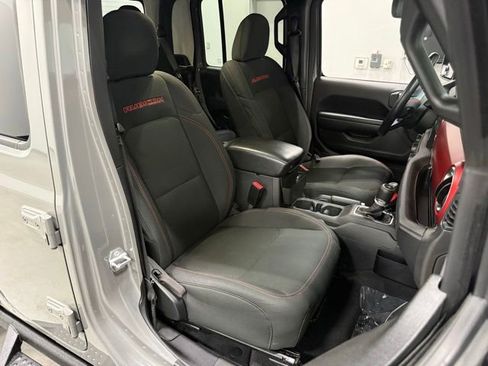 Used 2021 Jeep Gladiator Rubicon w/ LED Lighting Group AWD/4WD image 17