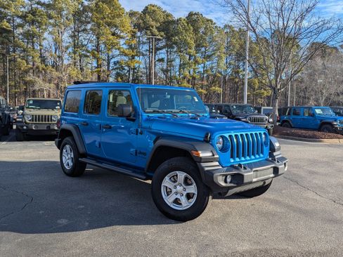 Certified 2022 Jeep Wrangler Sport S w/ Sun And Sound Package image 3