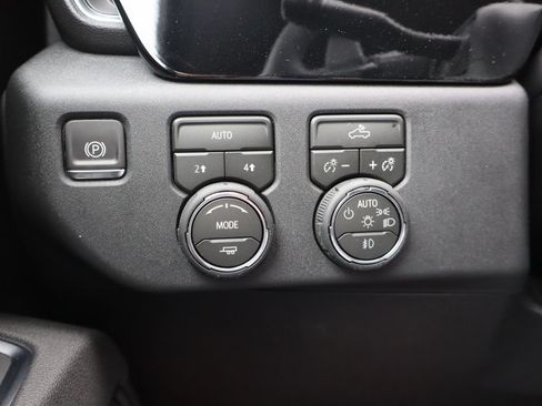 New 2026 Chevrolet Silverado 1500 RST w/ Dark Appearance Package AWD/4WD image 17