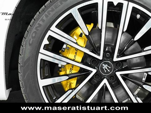 New 2025 Maserati Grecale Modena image 16