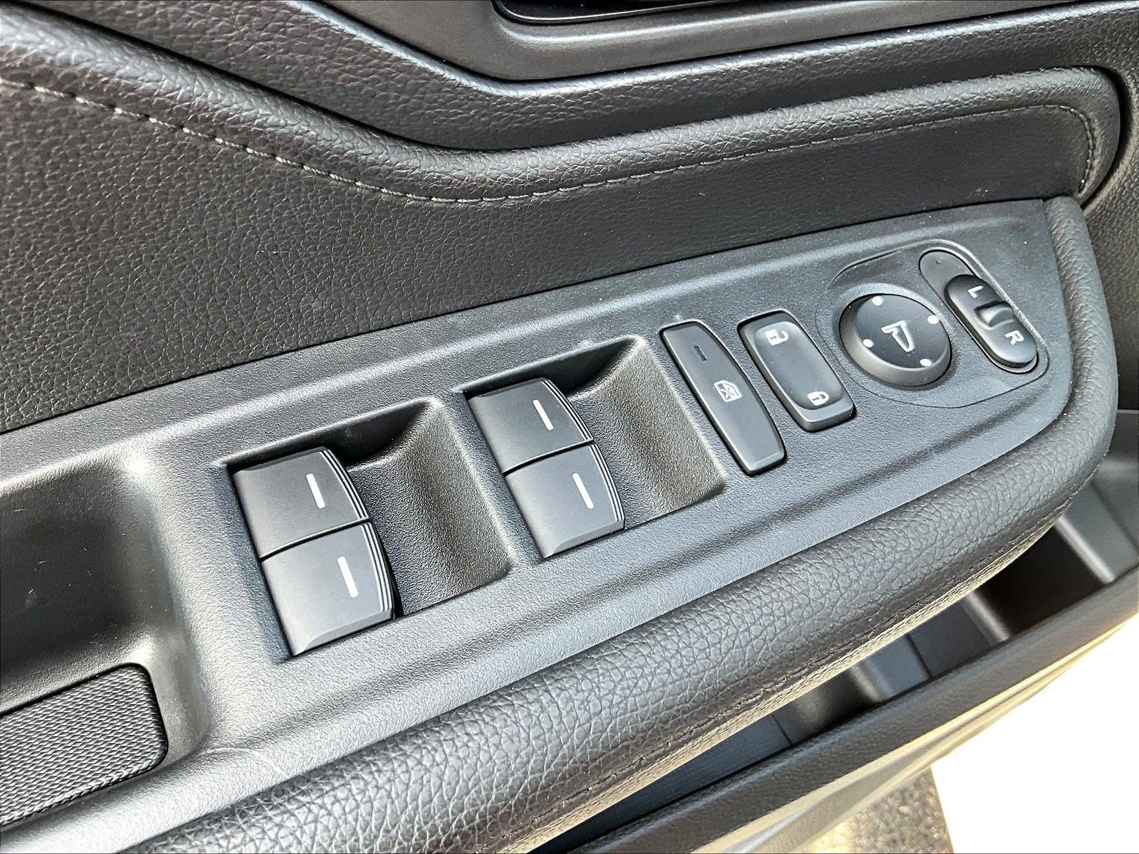 Used 2024 Honda Odyssey Sport image 37