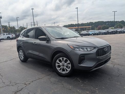 Certified 2025 Ford Escape Active w/ Cold Weather Package FWD image 1