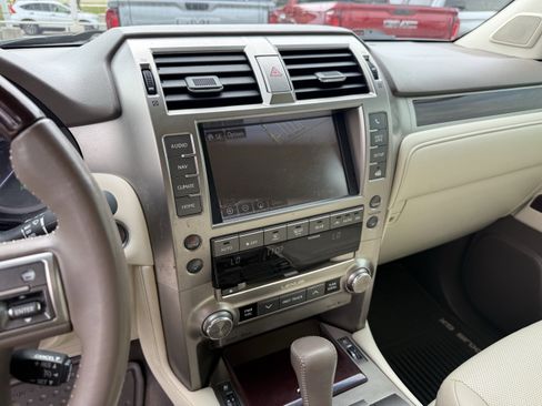 Used 2019 Lexus GX 460 Premium w/ Premium Package AWD/4WD image 19
