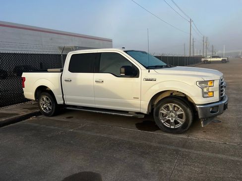 Used 2017 Ford F150 XLT w/ Equipment Group 301A Mid image 4