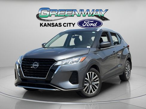 Used 2024 Nissan Kicks SV FWD image 3