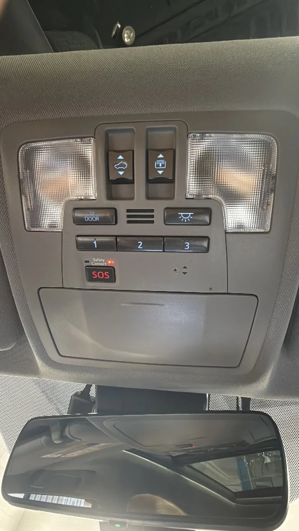 Used 2018 Toyota Highlander Limited Platinum AWD/4WD image 24