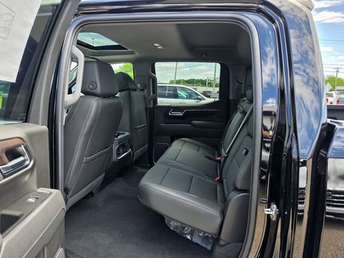 New 2026 GMC Sierra 1500 SLT w/ SLT Premium Plus Package AWD/4WD image 11