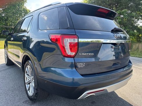 Used 2016 Ford Explorer Limited w/ Equipment Group 301A FWD image 3
