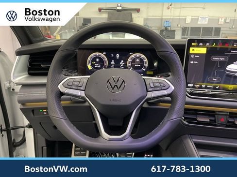 New 2026 Volkswagen Tiguan SE R-Line image 15