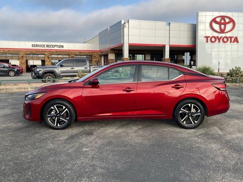 Used 2025 Nissan Sentra SV FWD image 8