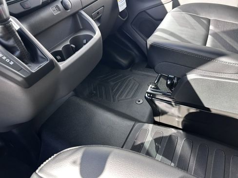 New 2026 Ford Transit 250 148 Medium Roof Extended AWD w/ Load Area Protection Package image 32