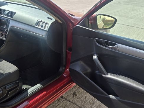 Used 2016 Volkswagen Passat 1.8T S image 24