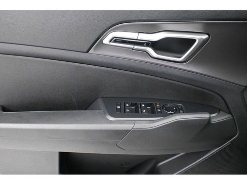 New 2026 Kia Sportage LX image 14