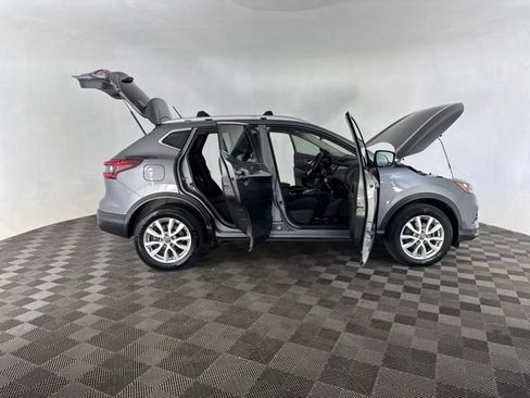 Used 2020 Nissan Rogue Sport SV AWD/4WD image 16