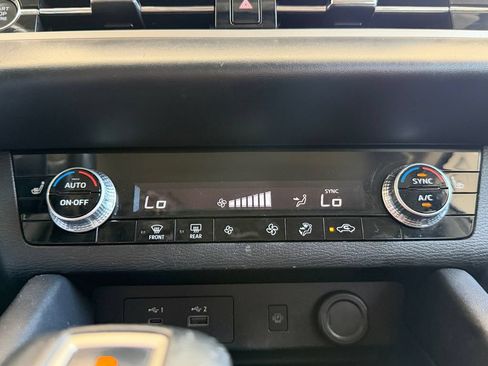 Used 2024 Mitsubishi Outlander SE FWD image 17
