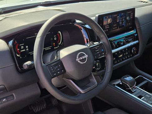 New 2026 Nissan Pathfinder SL FWD image 11