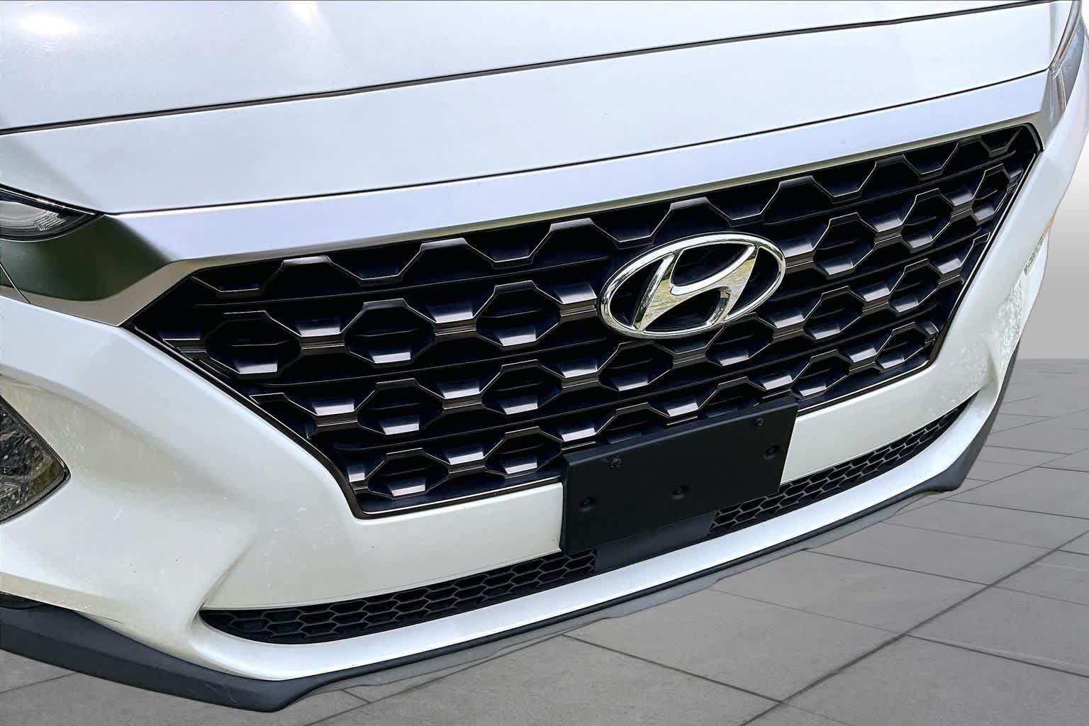 Used 2019 Hyundai Santa Fe SEL FWD image 29