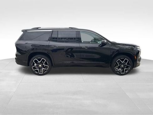 Used 2025 Chevrolet Traverse High Country AWD/4WD image 8