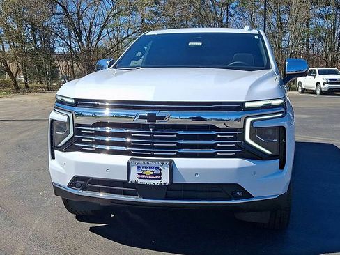 New 2026 Chevrolet Suburban Premier w/ Sun And Tow Package AWD/4WD image 6