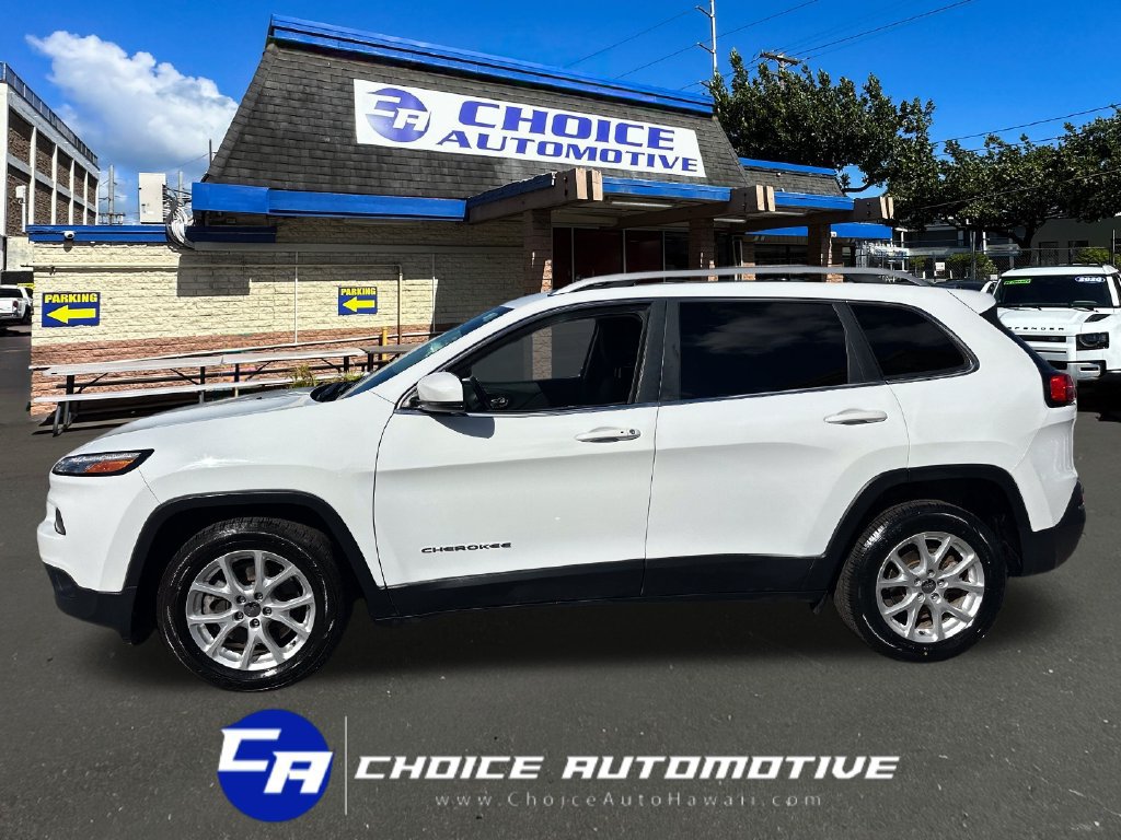 Used 2017 Jeep Cherokee Latitude w/ Comfort/Convenience Group FWD image 3