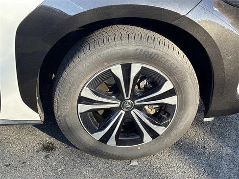 Used 2024 Toyota bZ4X XLE w/ Weather Package image 7