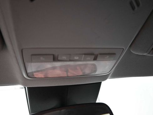 Used 2019 Chevrolet Trax LT w/ LT Convenience Package FWD image 16