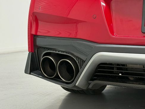 Used 2019 Nissan GT-R Premium w/ Premium Interior Package image 37