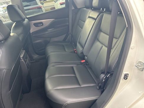 Used 2024 Nissan Murano SV w/ SV Midnight Edition Package image 12