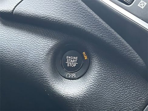 Used 2023 Jeep Cherokee Altitude Lux image 23