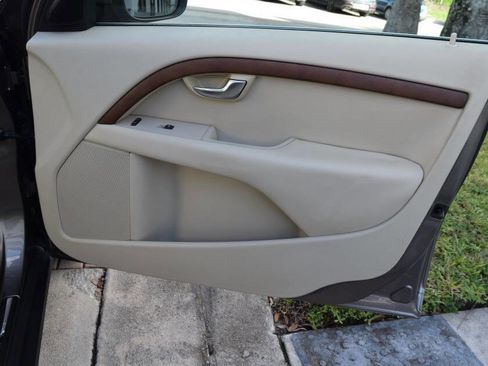 Used 2011 Volvo XC70 3.2 w/ Premium Pkg image 73