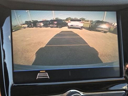 Certified 2022 Chevrolet Trax LT w/ LT Convenience Package image 20