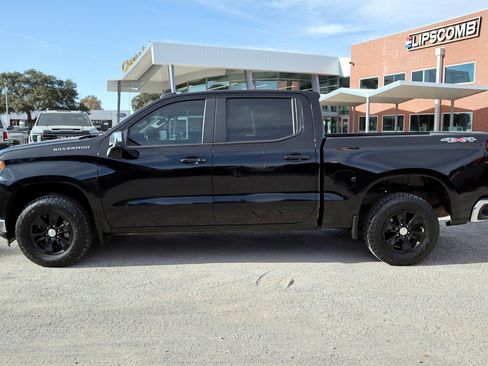 Used 2022 Chevrolet Silverado 1500 LT image 2