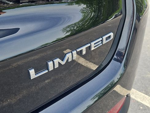 Used 2023 Jeep Compass Limited w/ Sun and Sound Group AWD/4WD image 5