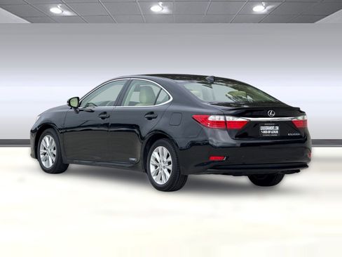 Used 2015 Lexus ES 300h w/ Navigation System Package FWD image 3