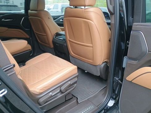 Used 2023 Cadillac Escalade Sport w/ Touring Package AWD/4WD image 17