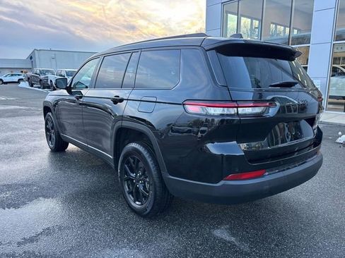 Used 2025 Jeep Grand Cherokee L Altitude image 5