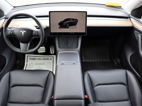 Used 2023 Tesla Model Y Long Range image 9