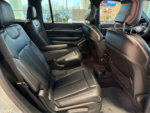 Used 2021 Jeep Grand Cherokee L Overland w/ Luxury Tech Group IV image 27