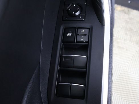 Used 2021 Toyota RAV4 XLE Premium image 35