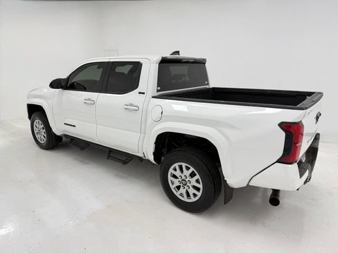 Used 2024 Toyota Tacoma SR5 RWD image 37