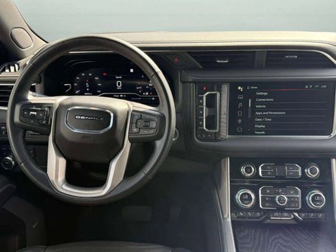 Used 2023 GMC Yukon XL Denali image 26