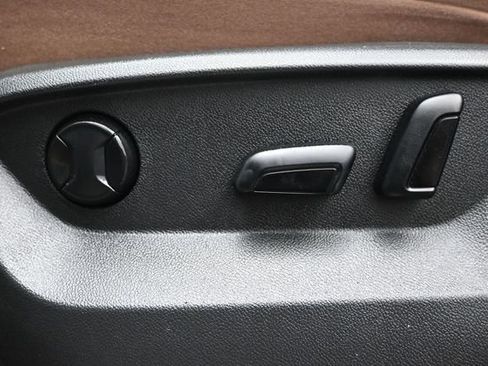 Used 2022 Volkswagen Atlas SE w/ Panoramic Sunroof Package FWD image 8