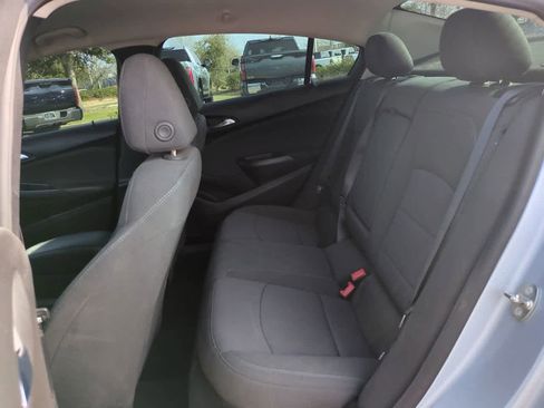 Used 2018 Chevrolet Cruze LT w/ Convenience Package image 13