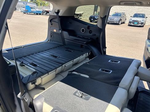 Used 2023 Subaru Ascent Limited w/ Technology Package AWD/4WD image 19